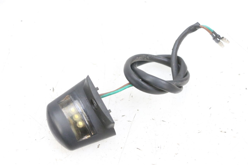 photo de LUCE TARGA PEUGEOT SPEEDFIGHT 4 4T EFI 50 (2021 - 2025) - Vista principale