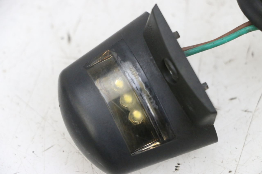 photo de LUCE TARGA PEUGEOT SPEEDFIGHT 4 4T EFI 50 (2021 - 2025) - Altra angolazione