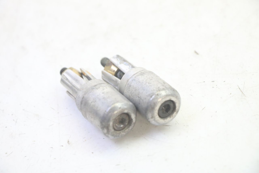 photo de Estremità del manubrio PEUGEOT ELYSEO 125 (1999 - 2004) - Zoom sullo stato d'uso