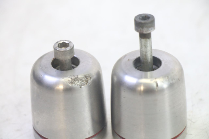 photo de Estremità del manubrio PIAGGIO MP3 RL 250 (2007 - 2010) - Dettaglio del componente