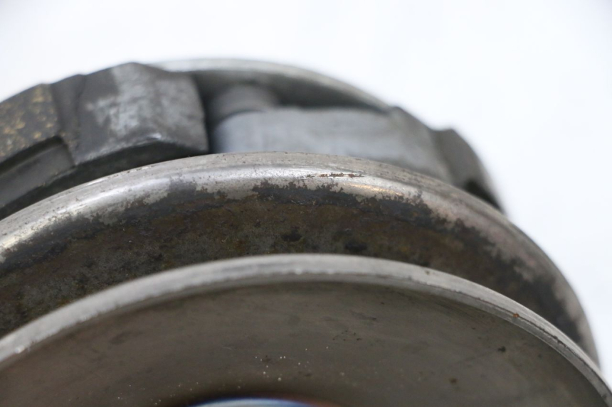 photo de FRIZIONE MBK BOOSTER SPIRIT NAKED 50 (2004 - 2017) - Primo piano tecnico