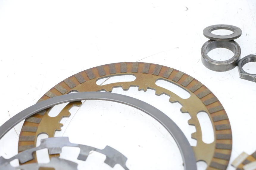 photo de FRIZIONE SUZUKI BURGMAN EXECUTIVE ABS 650 (2006 - 2012) - Primo piano ad alta risoluzione