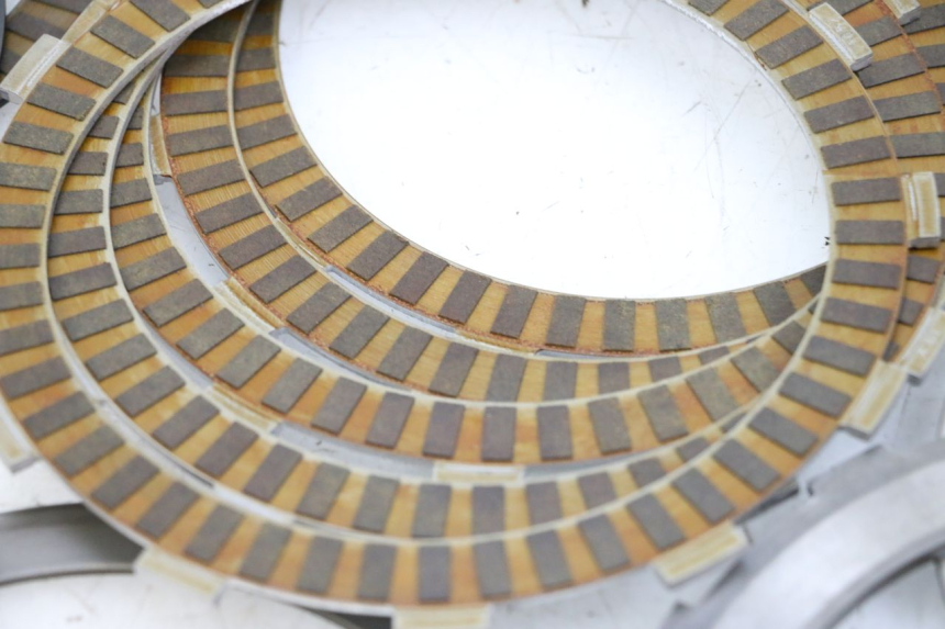 photo de FRIZIONE SUZUKI BURGMAN EXECUTIVE ABS 650 (2006 - 2012) - Primo piano tecnico