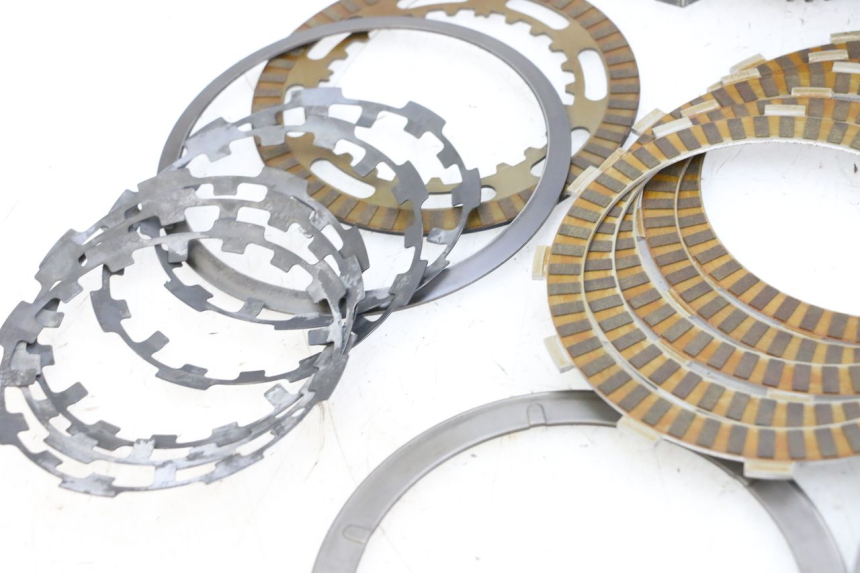 photo de FRIZIONE SUZUKI BURGMAN EXECUTIVE ABS 650 (2006 - 2012) - Vista d'insieme del prodotto