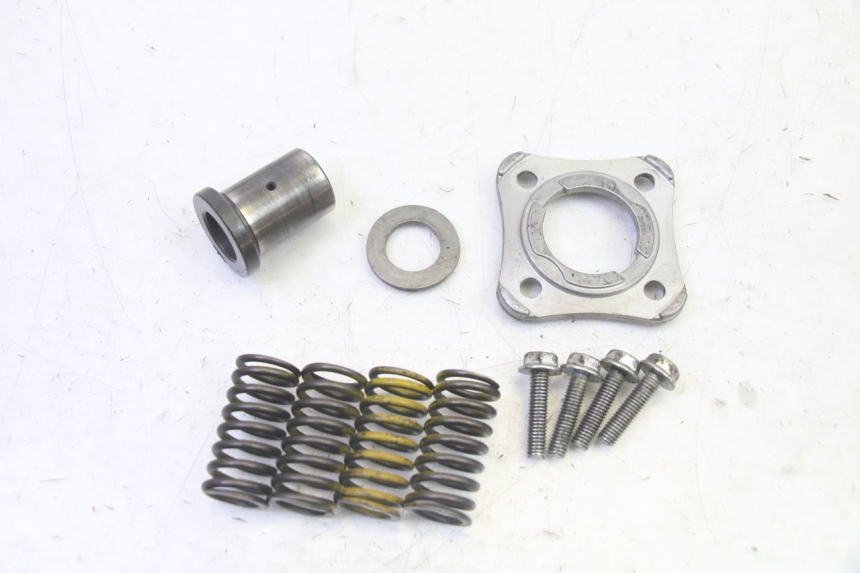 photo de FRIZIONE HONDA CBF 125 (2009 - 2015)