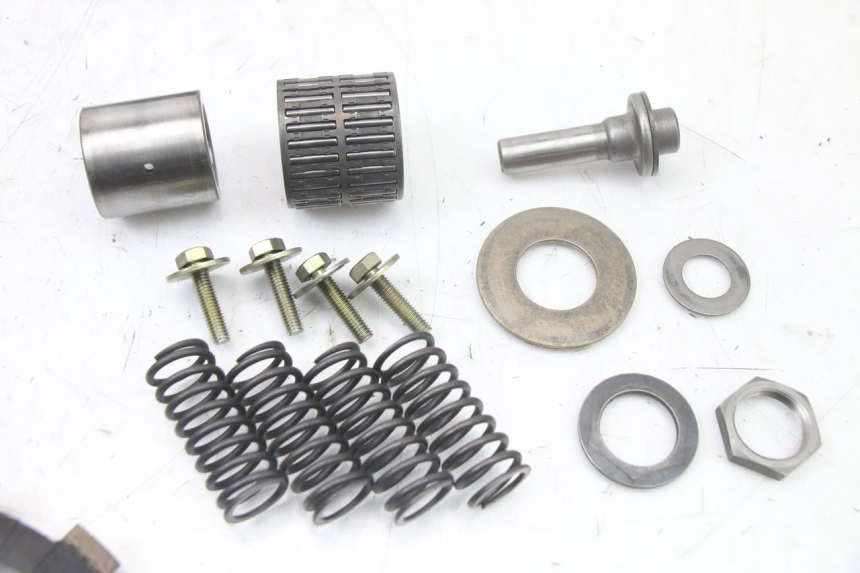 photo de FRIZIONE SUZUKI GSF S BANDIT 600 (2000 - 2004)