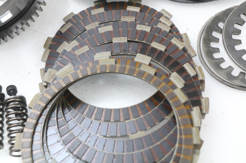 photo de Frizione SUZUKI GSX-R GSXR K16 1000 (2012 - 2016) - Caratteristiche distintive