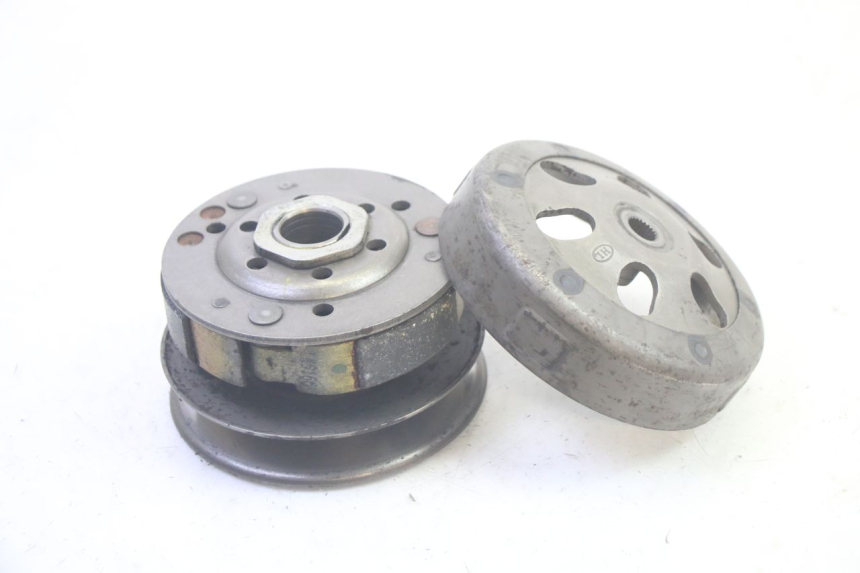 photo de FRIZIONE PEUGEOT KISBEE 4T 50 (2010 - 2017) - Vista principale