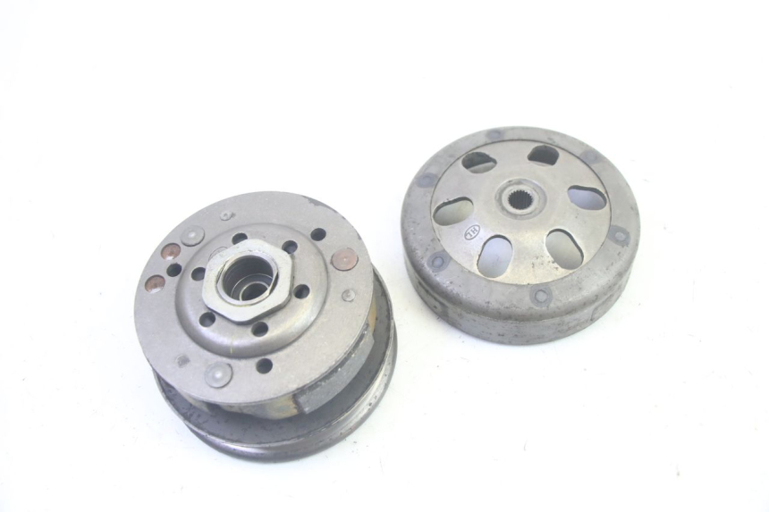 photo de FRIZIONE PEUGEOT KISBEE 4T 50 (2010 - 2017) - Dettagli dei punti di fissaggio