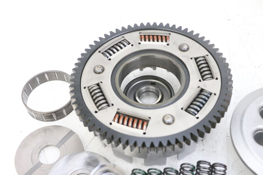 photo de FRIZIONE YAMAHA TDM ABS 900 (2002 - 2014) - Primo piano ad alta risoluzione