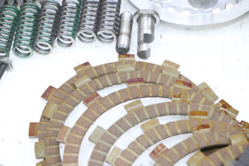 photo de FRIZIONE YAMAHA TDM ABS 900 (2002 - 2014) - Primo piano tecnico