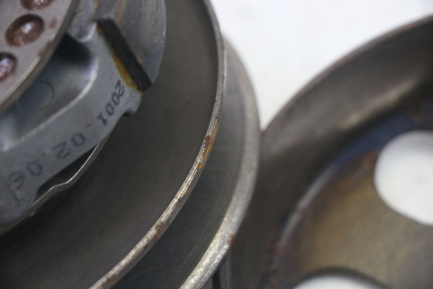 photo de FRIZIONE PEUGEOT VIVACITY 100 (1999 - 2008) - Dettagli dei punti di fissaggio