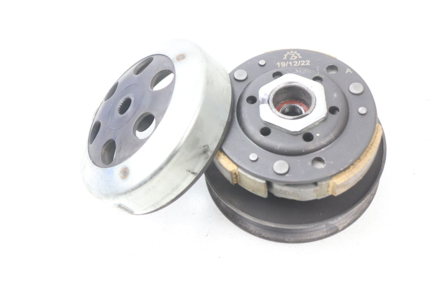 photo de Frizione UNIVERSAL BIKE ZN50QT-11B 50 (2018 - 2021)