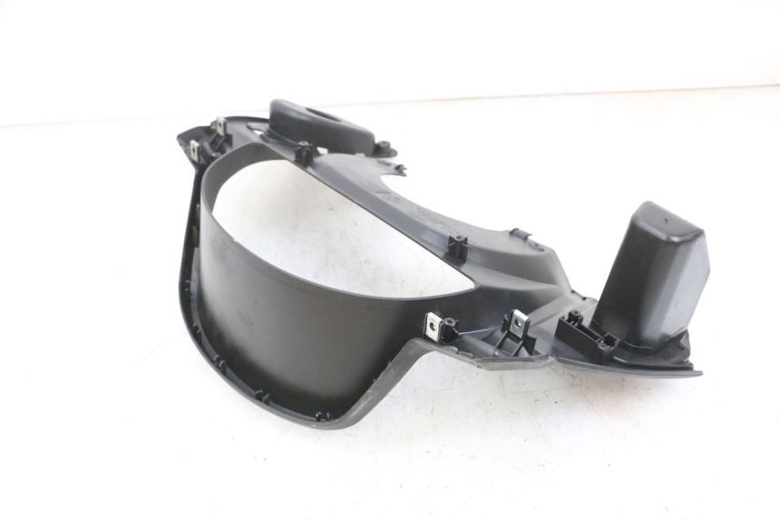 photo de Cornice del contachilometri SYM GTS EVO 125 (2009 - 2013) - Zoom sullo stato d'uso