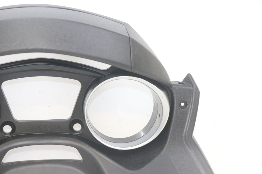 photo de CONTACHILOMETRI CARENA PIAGGIO MP3 HPE 300 (2019 - 2026) - Focus sulla struttura