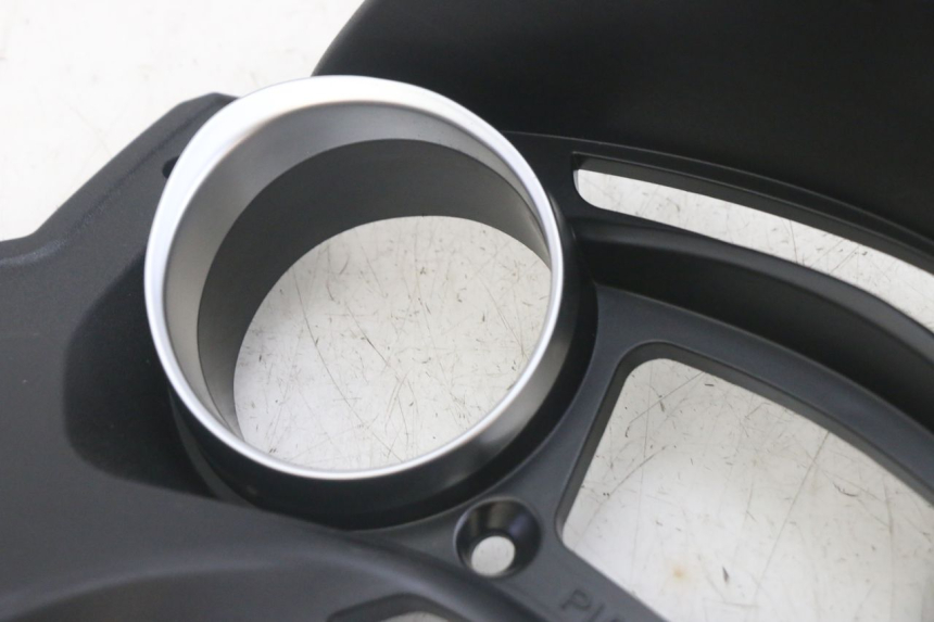 photo de CONTACHILOMETRI CARENA PIAGGIO MP3 HPE 300 (2019 - 2026) - Zoom sullo stato d'uso