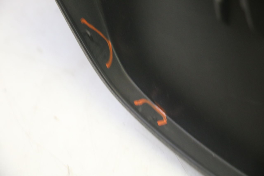 photo de CONTACHILOMETRI CARENA PIAGGIO MP3 RL 250 (2007 - 2010) - Dettagli dei punti di fissaggio