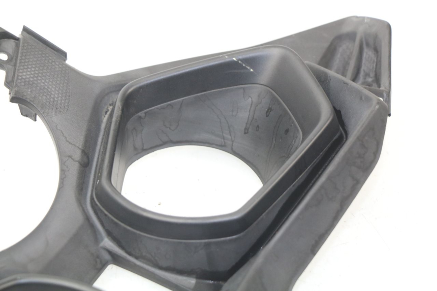 photo de CONTACHILOMETRI CARENA YAMAHA XMAX X-MAX ABS 125 (2014 - 2016) - Dettagli dei punti di fissaggio