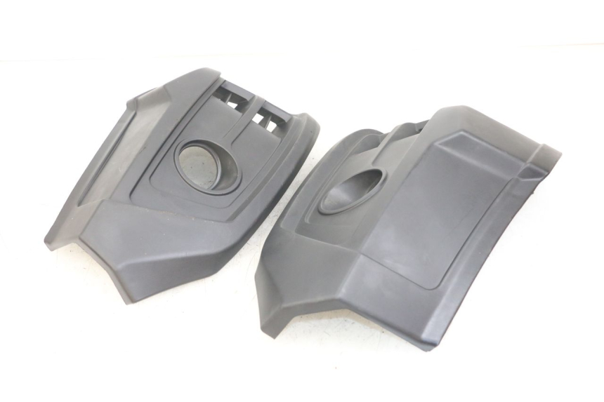 photo de COPERCHIO FANALE POSTERIORE HYTRACK HY S 4X4 410 (2013 - 2016) - Dettagli dei punti di fissaggio