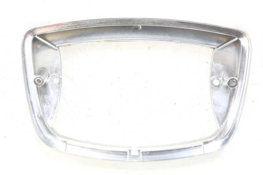 photo de CONTORNO LUCE POSTERIORE PIAGGIO VESPA LX 2T 50 (2005 - 2013)