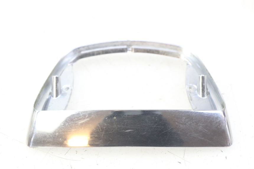 photo de CONTORNO LUCE POSTERIORE PIAGGIO VESPA LX 2T 50 (2005 - 2013)