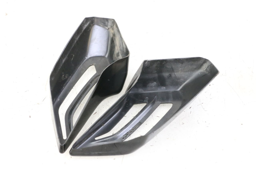 photo de COPERCHIO FANALE POSTERIORE YAMAHA YP T-MAX TMAX 530 (2017 - 2020)