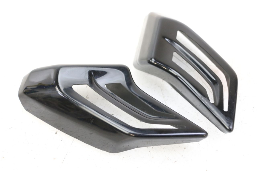 photo de COPERCHIO FANALE POSTERIORE YAMAHA YP T-MAX TMAX 530 (2017 - 2020)