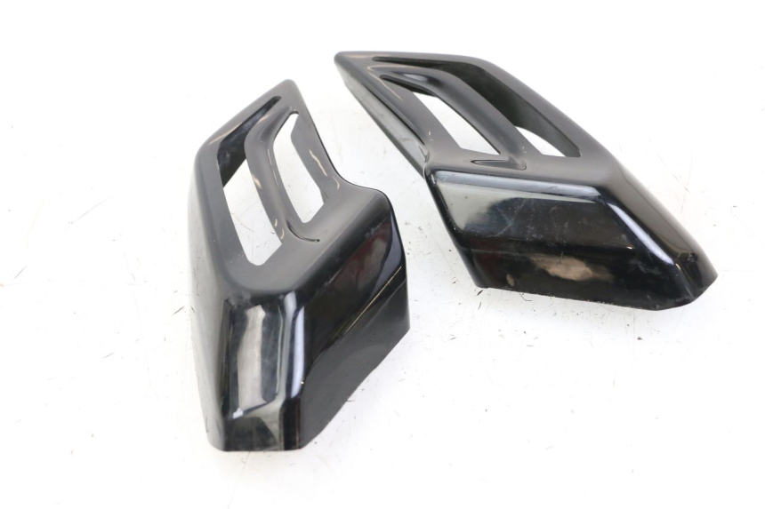 photo de COPERCHIO FANALE POSTERIORE YAMAHA YP T-MAX TMAX 530 (2017 - 2020)