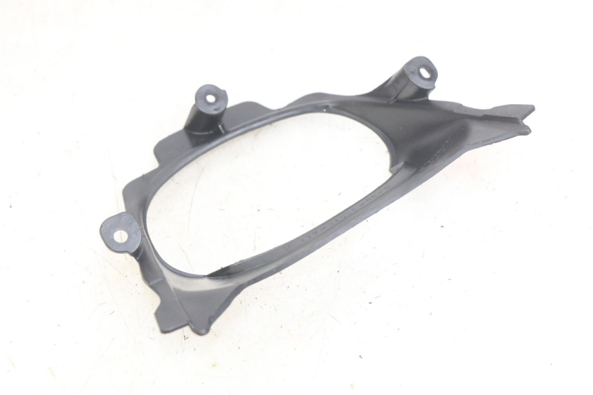 photo de CONTORNO LUCE POSTERIORE YAMAHA YZF R THUNDERCAT 600 (1996 - 2003)