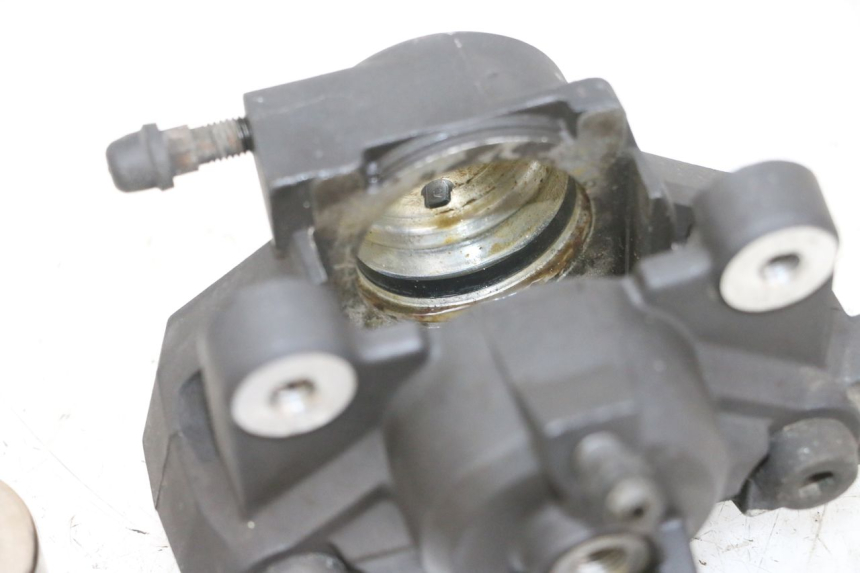 photo de PINZA FRENO POSTERIORE SUZUKI GSF N BANDIT 600 (1996 - 1999) - Zoom sullo stato d'uso