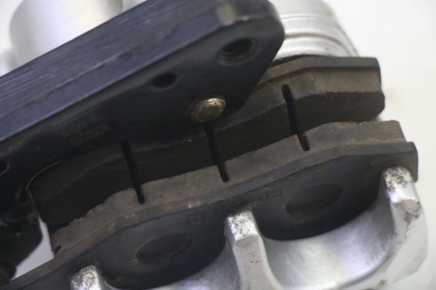 photo de PINZA FRENO ANTERIORE KYMCO AGILITY 4T 50 (2018 - 2022) - Dettagli dei punti di fissaggio