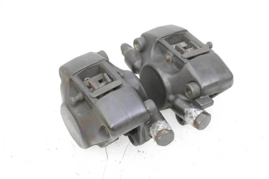 photo de PINZA FRENO ANTERIORE  PIAGGIO MP3 RL 250 (2007 - 2010) - Dettagli dei punti di fissaggio