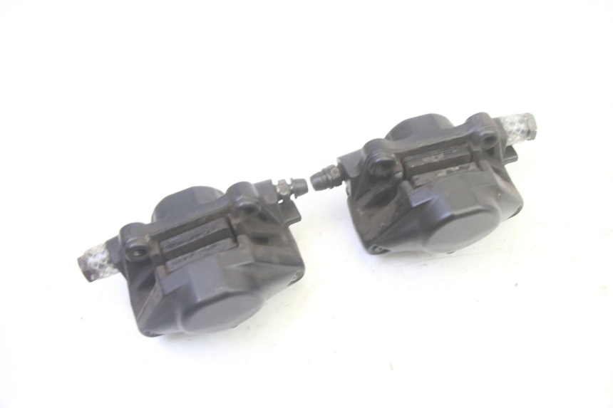 photo de PINZA FRENO ANTERIORE  PIAGGIO MP3 RL 250 (2007 - 2010) - Dettagli dei punti di fissaggio