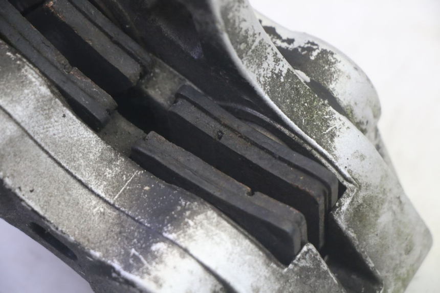 photo de PINZA FRENO ANTERIORE  DAELIM S1 125 (2007 - 2016) - Stato della superficie e materiale