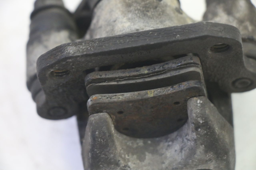 photo de PARKING DELLA PINZA PIAGGIO MP3 RL 250 (2007 - 2010) - Dettagli dei punti di fissaggio