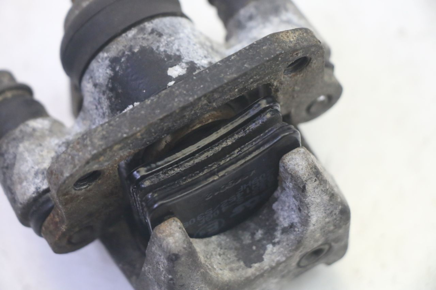 photo de PARKING DELLA PINZA PIAGGIO MP3 RL 250 (2007 - 2010) - Dettagli dei punti di fissaggio