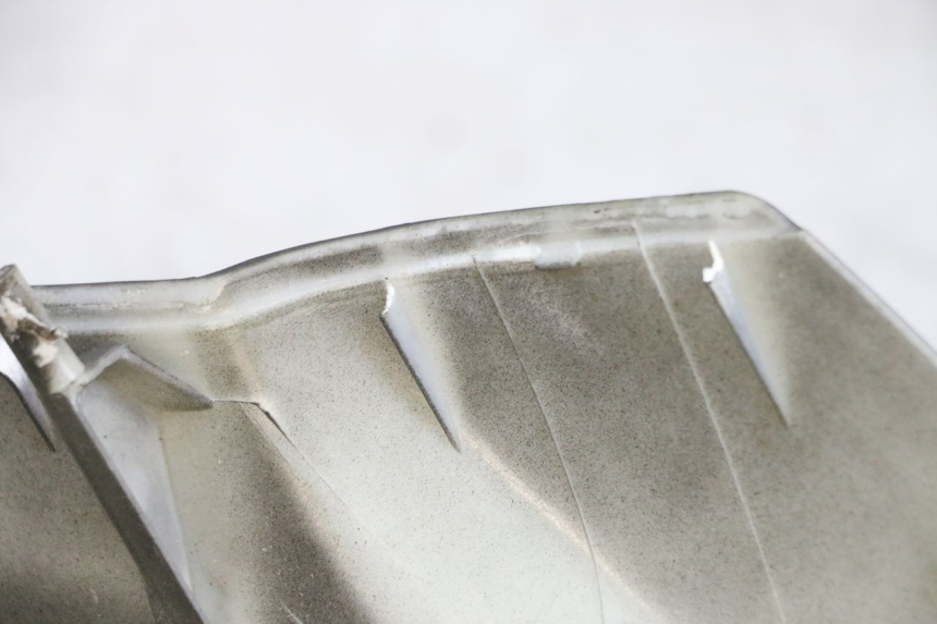 photo de SCUDO CARENA ANTERIORE MBK BOOSTER SPIRIT 50 (2004 - 2017) - Zoom sullo stato d'uso