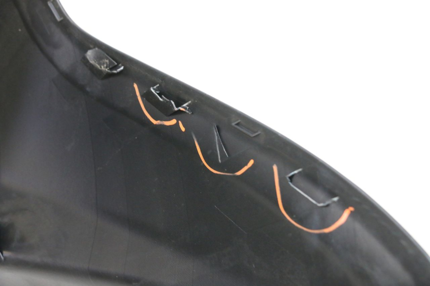 photo de FACCIATA ANTERIORE SUZUKI BURGMAN 125 (2007 - 2014) - Zoom sullo stato d'uso