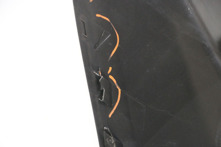 photo de FACCIATA ANTERIORE SUZUKI BURGMAN 125 (2007 - 2014) - Primo piano tecnico