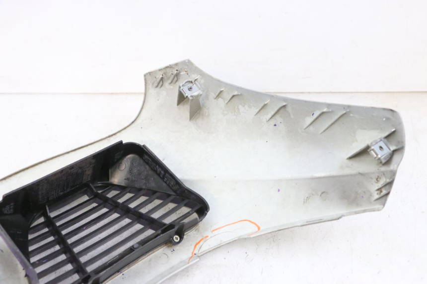 photo de SCUDO CARENA ANTERIORE PEUGEOT ELYSEO 125 (1999 - 2004) - Primo piano tecnico