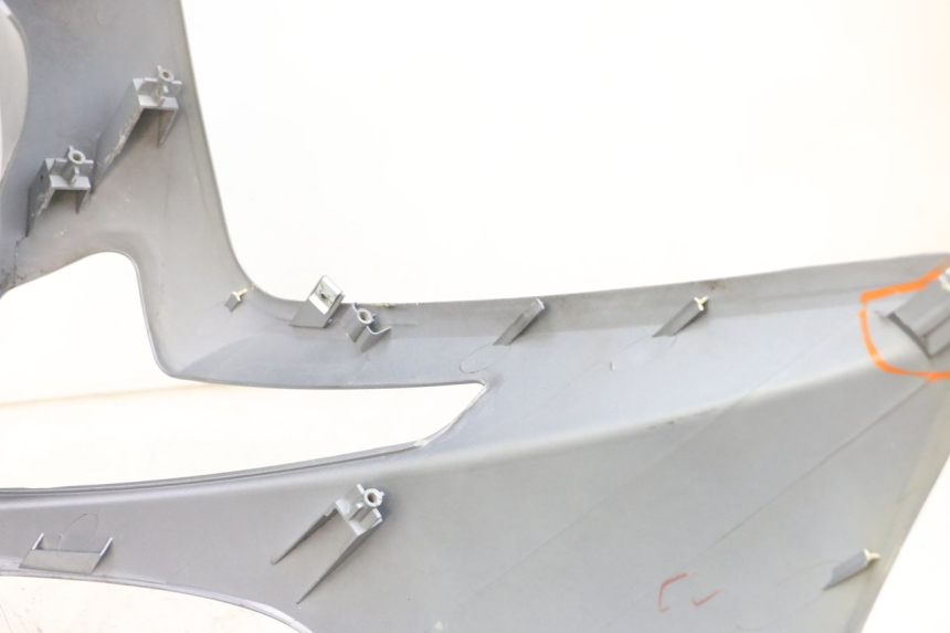 photo de SCUDO CARENA ANTERIORE SYM GTS EVO 125 (2009 - 2013) - Zoom sullo stato d'uso