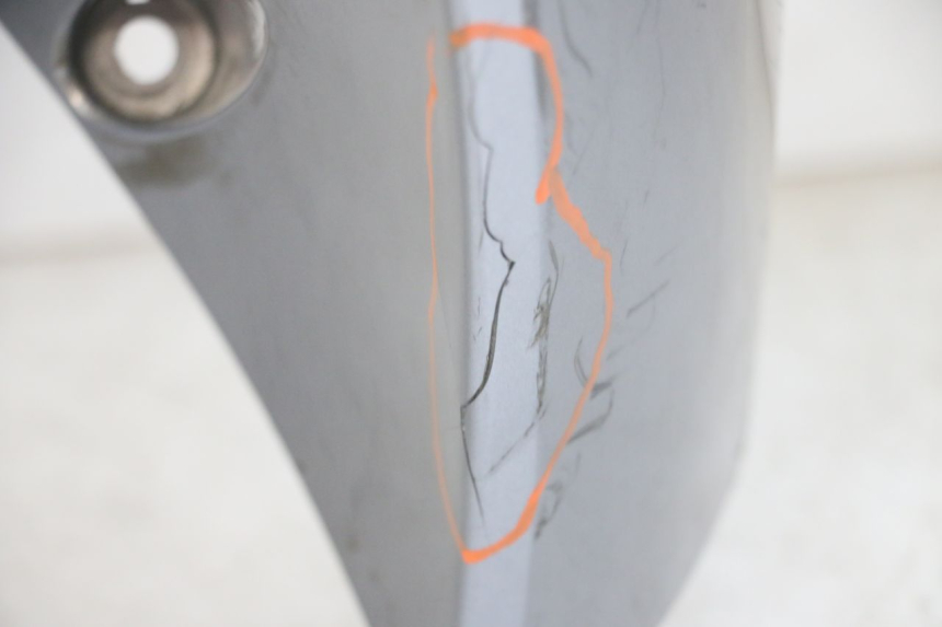 photo de SCUDO CARENA ANTERIORE SYM GTS EVO 125 (2009 - 2013) - Primo piano tecnico