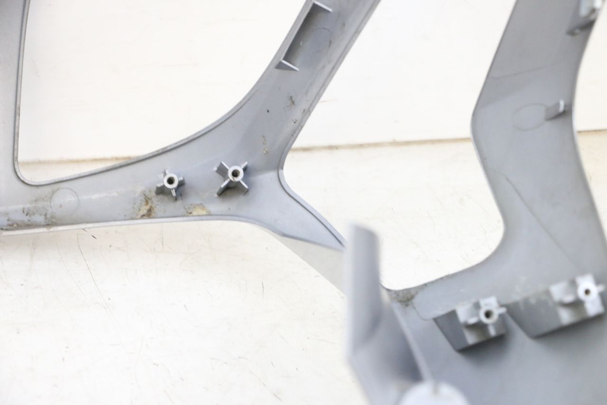 photo de SCUDO CARENA ANTERIORE SYM GTS EVO 125 (2009 - 2013) - Stato della superficie e materiale