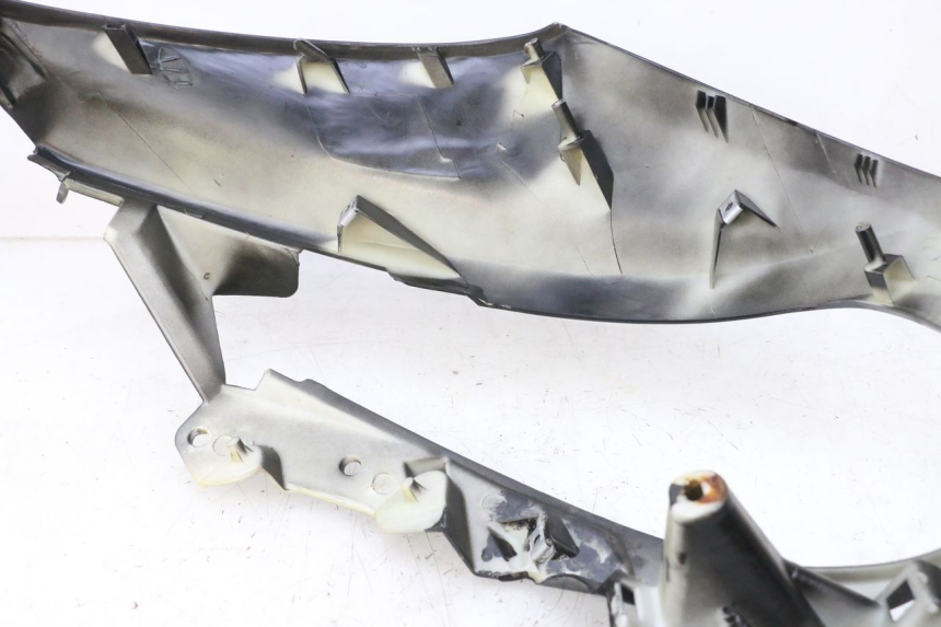 photo de SCUDO CARENA ANTERIORE JM MOTORS GTS 125 (2015 - 2019) - Zoom sullo stato d'uso