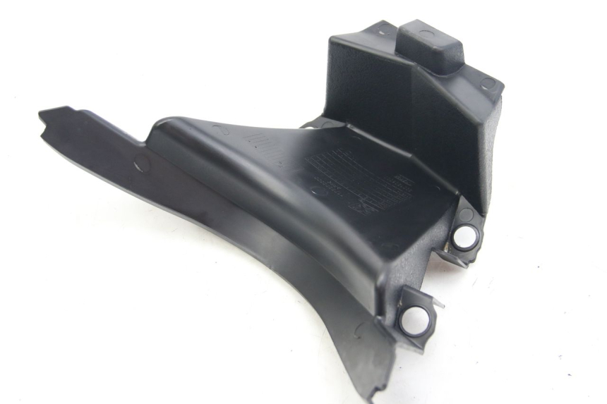 photo de CARENA ANTERIORE INFERIORE PEUGEOT CITYSTAR IE 2T 50 (2018 - 2021) - Caratteristiche distintive