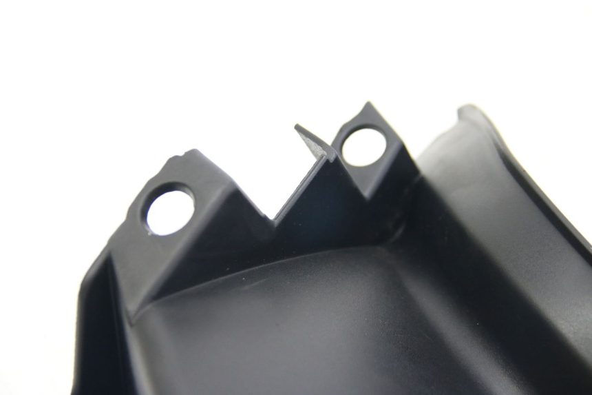 photo de CARENA ANTERIORE INFERIORE PEUGEOT CITYSTAR IE 2T 50 (2018 - 2021) - Dettagli dei punti di fissaggio