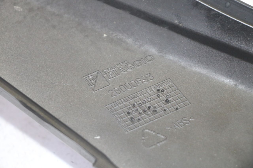 photo de CARENA ANTERIORE INFERIORE PIAGGIO MP3 HPE 350 (2018 - 2020) - Ricambio usato controllato