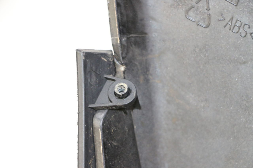 photo de CARENA ANTERIORE INFERIORE PIAGGIO MP3 LT 300 (2010 - 2016) - Dettaglio del componente