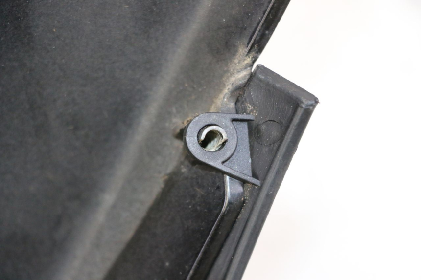 photo de CARENA ANTERIORE INFERIORE PIAGGIO MP3 LT 300 (2010 - 2016) - Zoom sullo stato d'uso