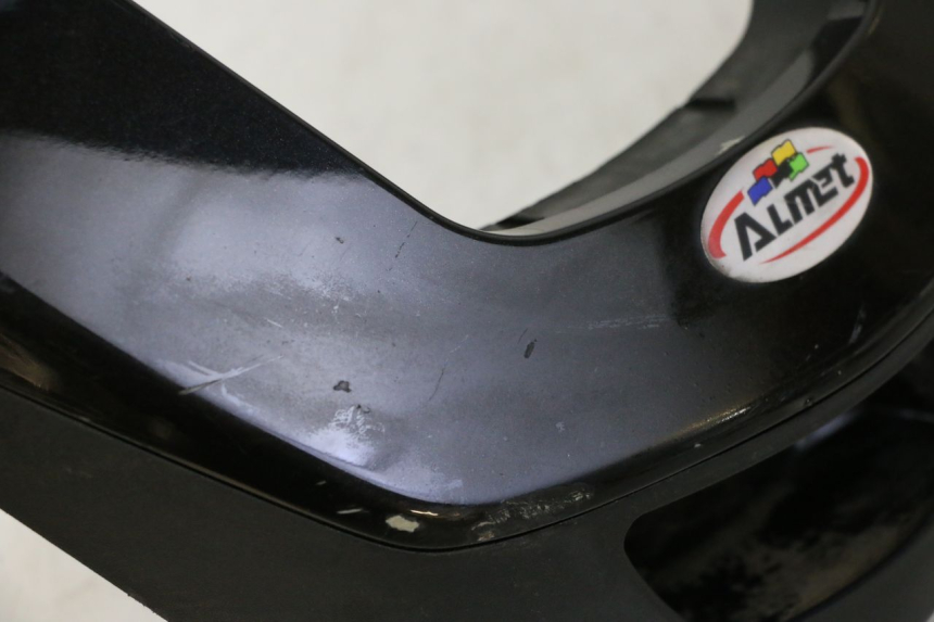 photo de CARENA ANTERIORE INFERIORE PIAGGIO MP3 LT 300 (2010 - 2016) - Stato della superficie e materiale